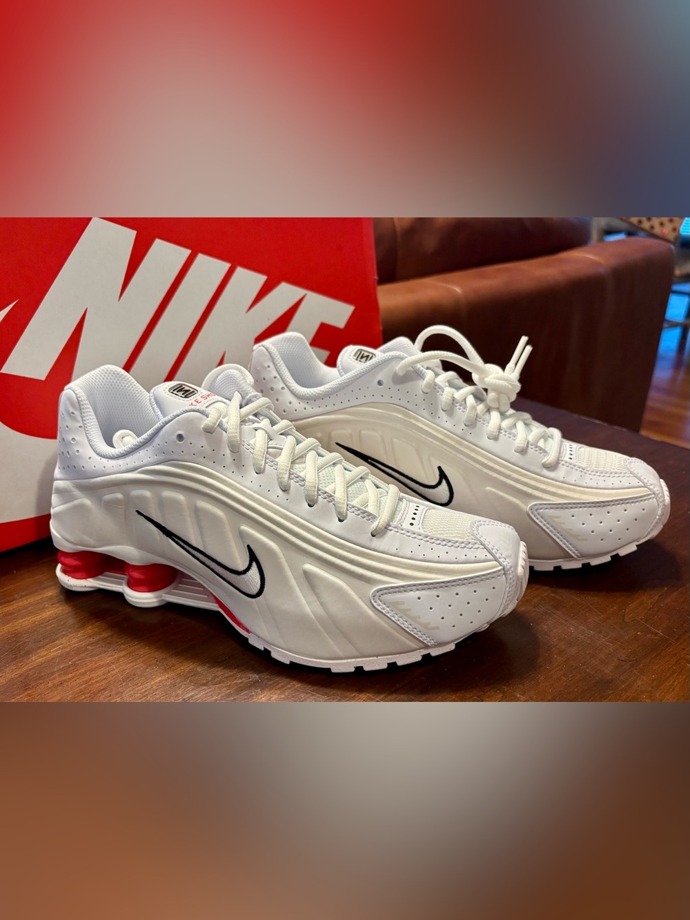 NWT Youth Nike Shox R4